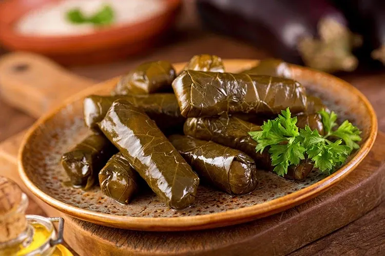 Zeytinyağlı Yaprak Sarma Tarifi | Anne Eli Değmiş Gibi Lezzet